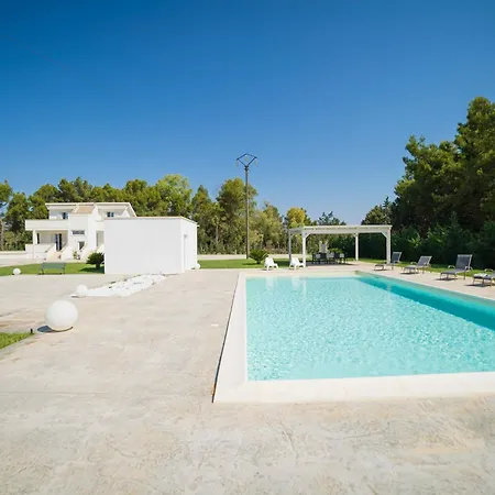 Complesso Cristal With Shared Pool דירה גלאטינה