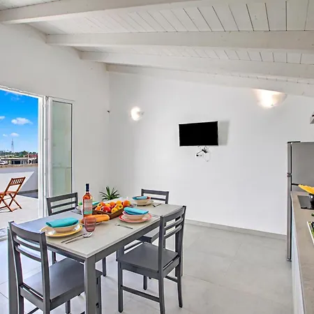 Complesso Cristal With Shared Pool דירה גלאטינה